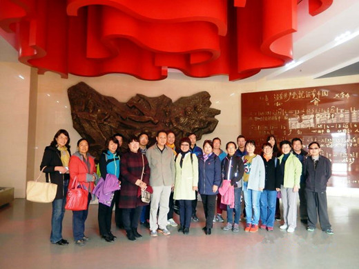 校图书馆党员参观平西抗日战争纪念馆